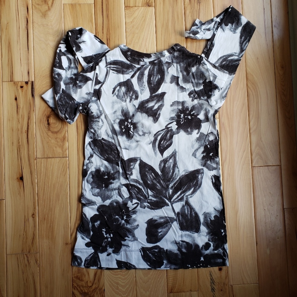 Simply Vera Wang long sleeve top